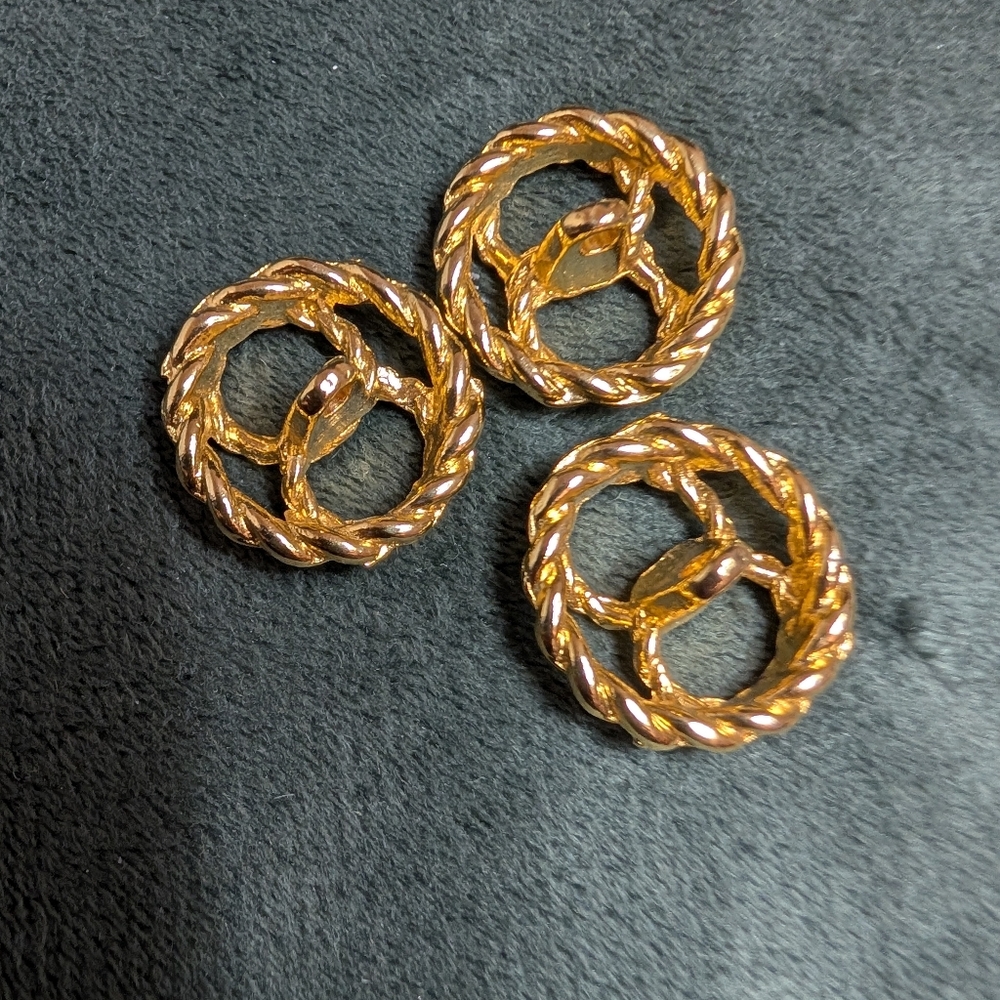 Vintage Buttons Ring Patter  Goldtone Loop Shank Buttons